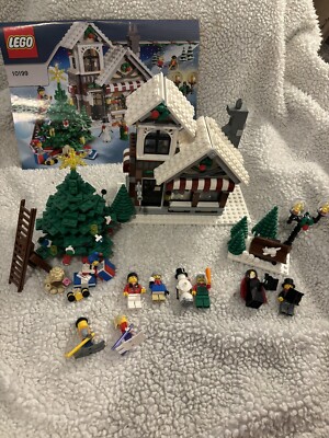 LEGO Advanced Models: Winter Village Toy Shop (10199) With Manual And Mini Figs