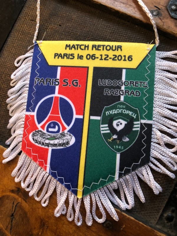 Petit Fanion )) Psg V Ludogorets R. * C1 Coupe D Europe 2016/17