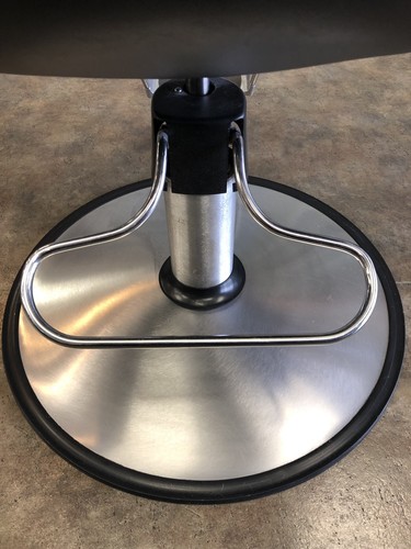 Set Of 6 Belvedere Scroll Styling Chair and Hydraulic Base