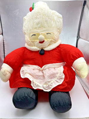 1989 Treasured Friends A.M.C. Mrs Santa Claus Christmas Plush Stuffed Doll Decor