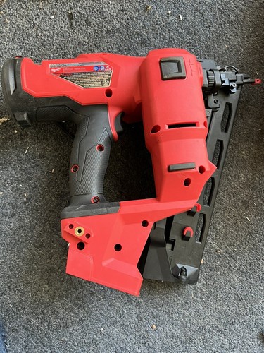 Milwaukee 2841-20 M18 Fuel 16ga Finish Nail Gun Tool Only.
