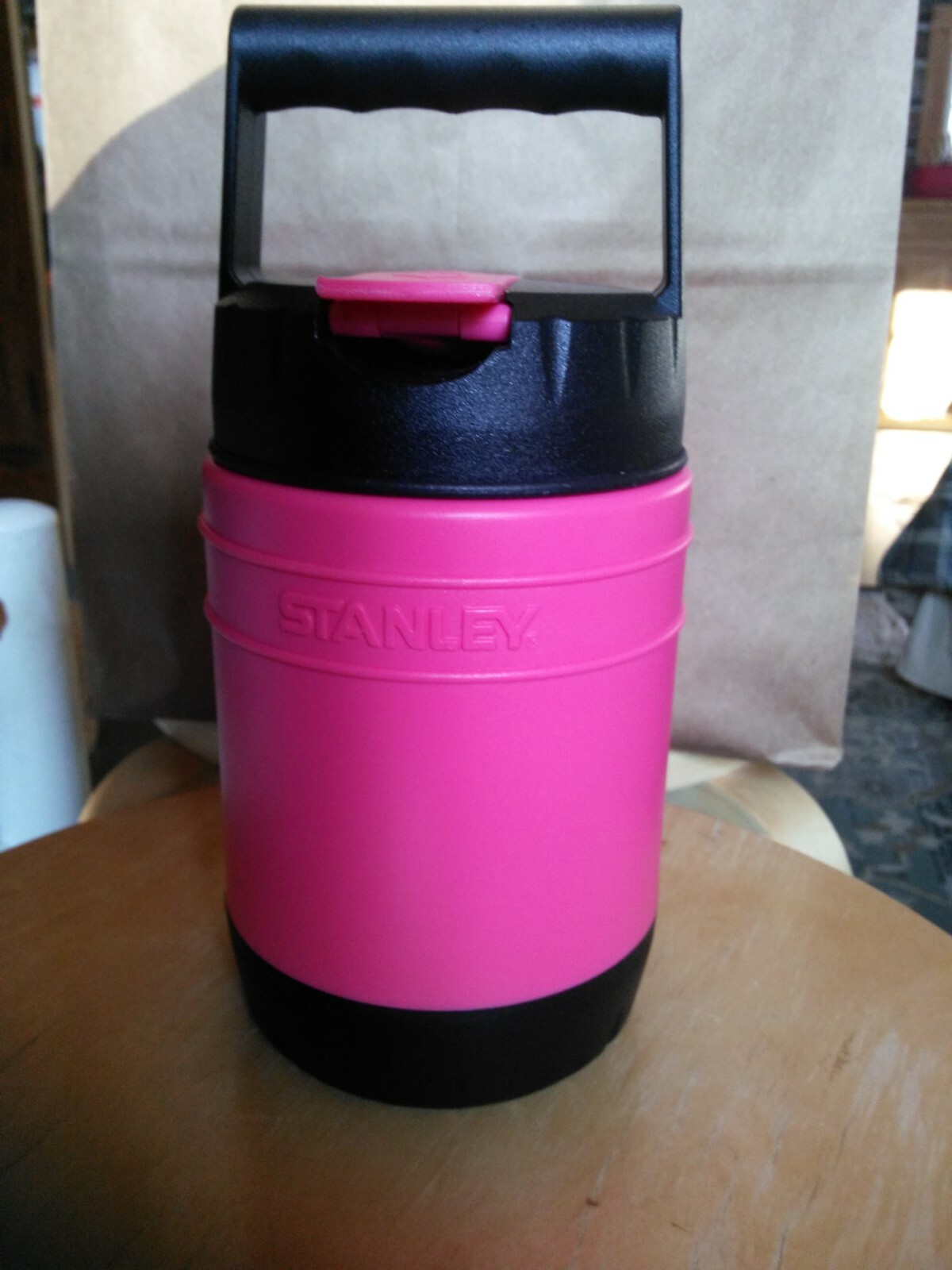 Stanley Microwavable Thermos 10 oz. Pink/Black, Stationary Handle, Flip Spoon