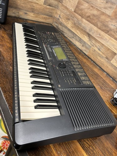 ピアノ　YAMAHA　PSR-520 ケース付き Yamaha PSR-520 Keyboard Piano ALL FUNCTIONS WORK, DISPLAY