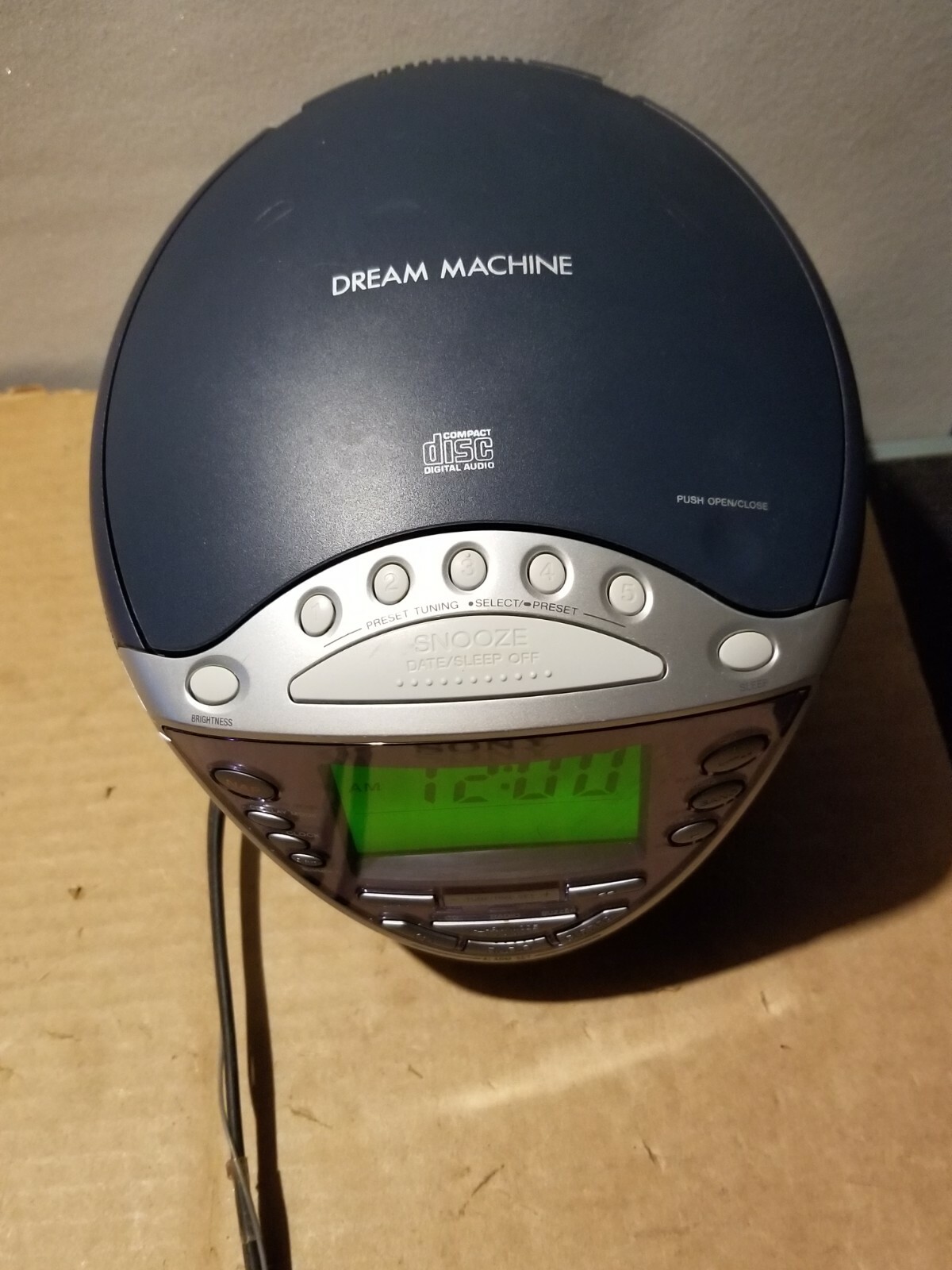 SONY／3BAND・TV／FM／AM ICF-R500V。DC:3V。単4×2 縦横名刺サイズの通勤用ラジオ3機種 発売 | ニュースリリース