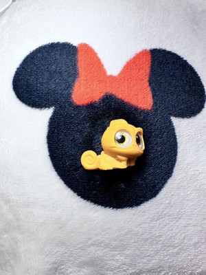 pascal (special edition) - disney doorables color reveal (series 7)