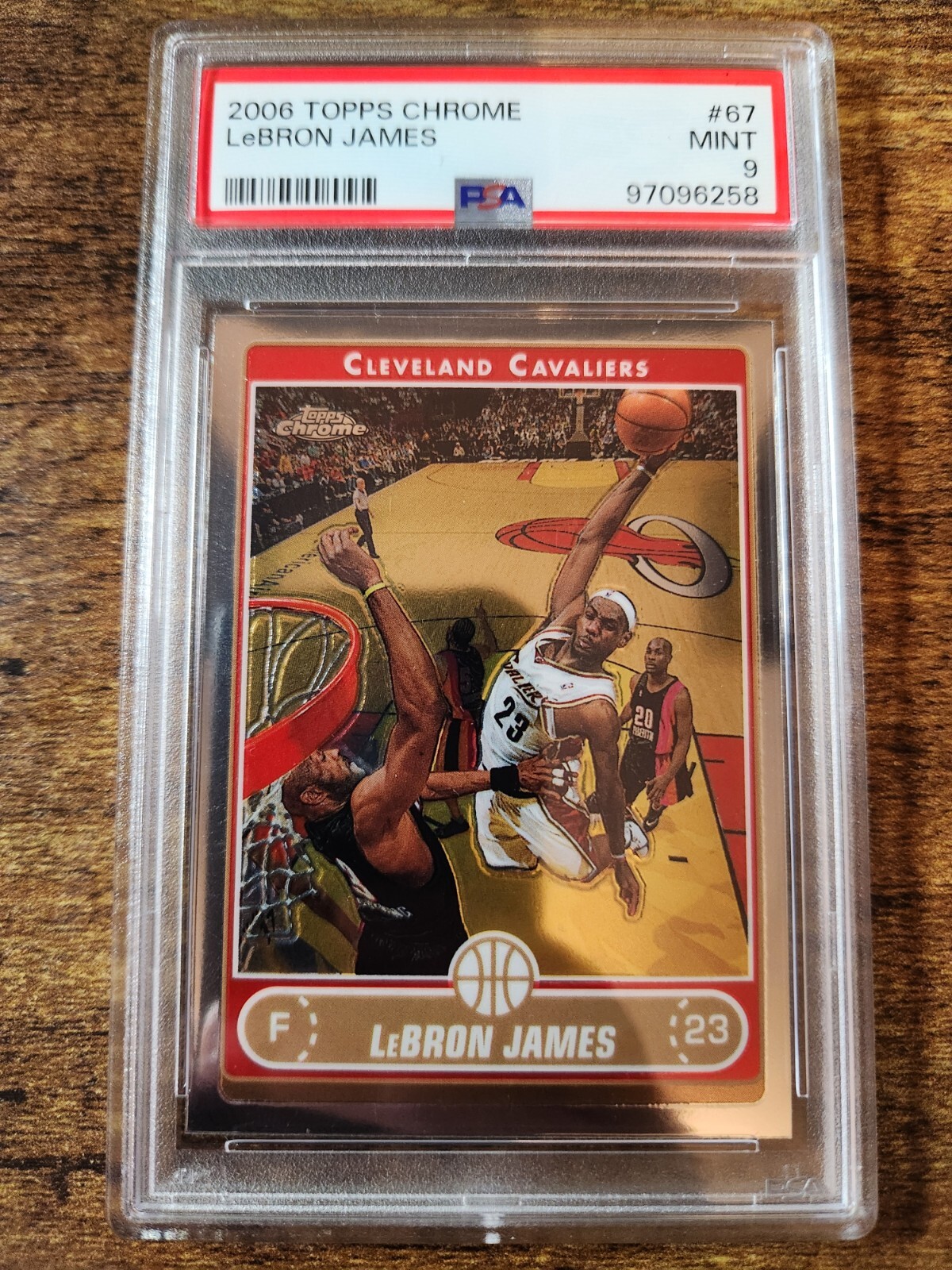 NBA カード Lebron James Topps Chrome PSA9 2008 Topps Chrome LeBron James PSA 9 MINT #23 ICONIC Image