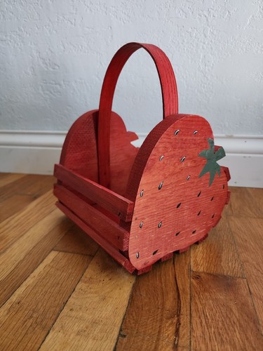 Vintage Strawberry Basket W/ Handle Painted Wooden Sawmill Critters