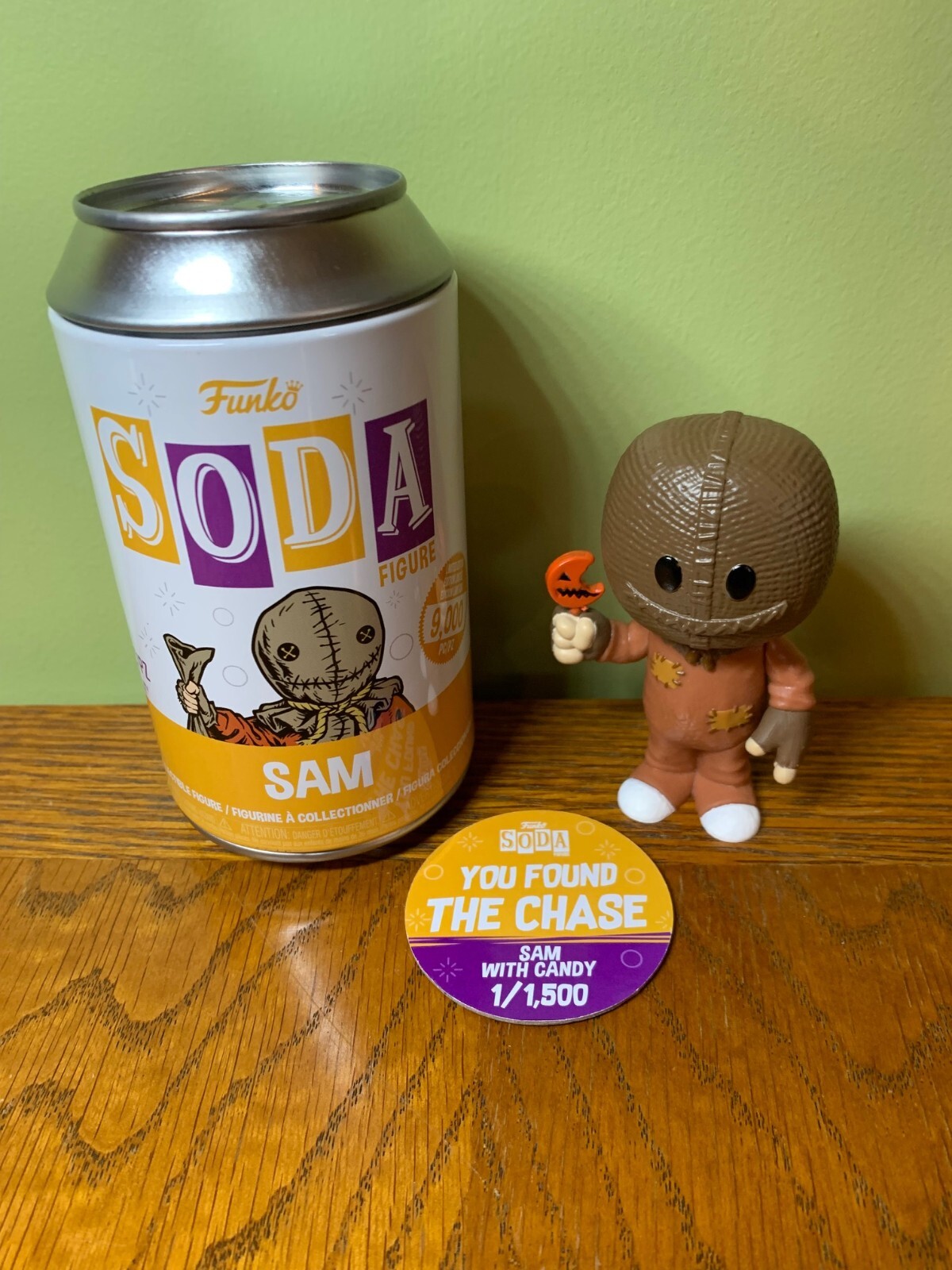 Funko Soda Trick R Treat Sam With Candy Figure Chase 1/1500 Funko Soda Trick R Treat Sam With Candy Figure Chase 1/1500
