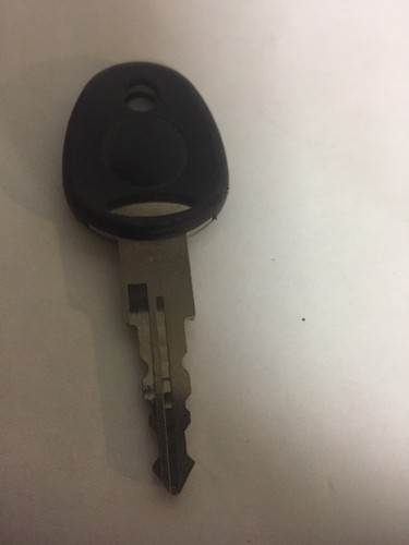 1 A.R.E. ARE A R E Tonneau Cover Genuine Replacement Key # SU001-SU020