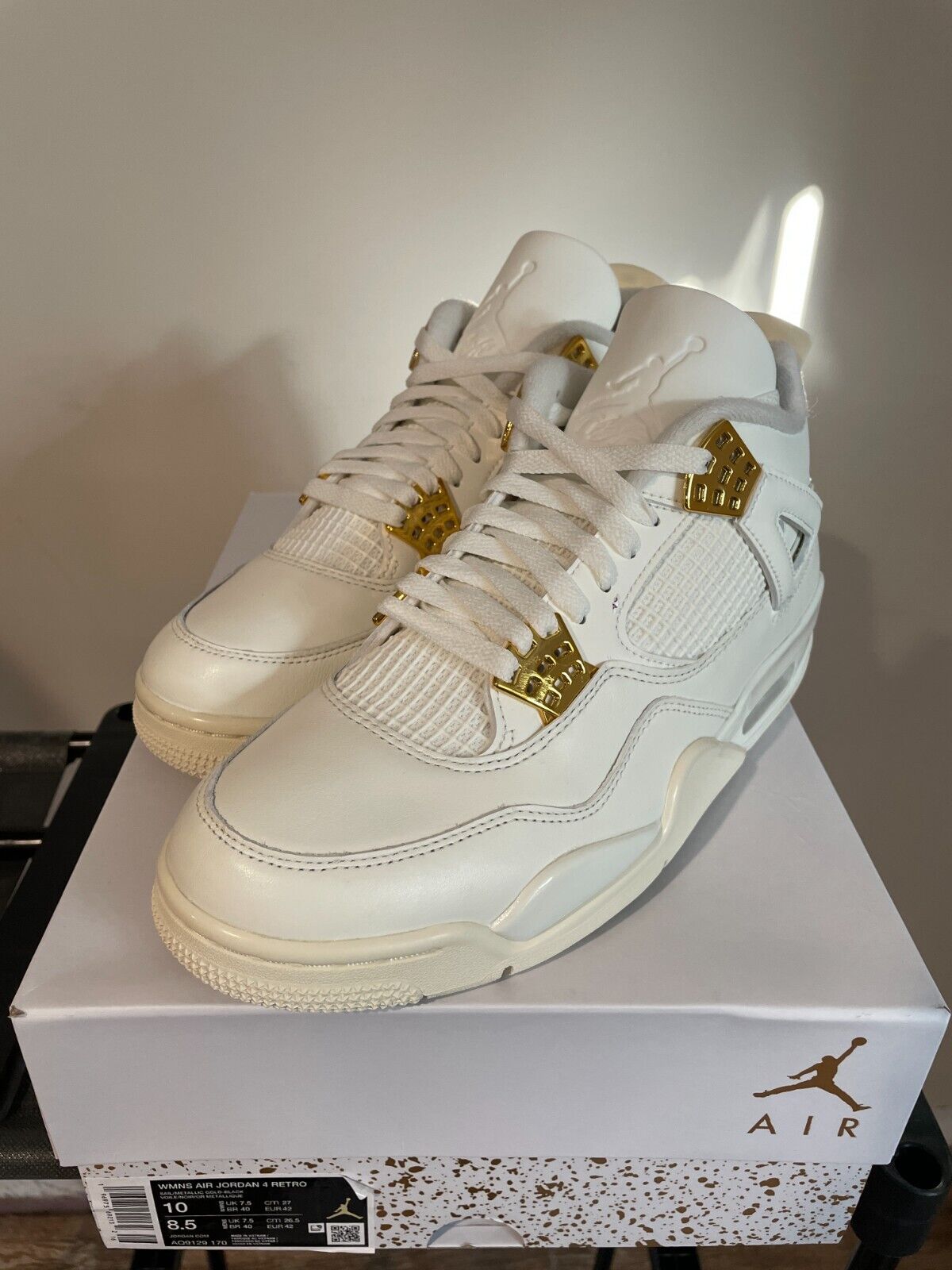 Jordan 4 Metallic Gold Men 8.5 / 10 Women AQ9129-170 NEW Jordan 4 Metallic Gold Men 8.5 / 10 Women AQ9129-170 NEW