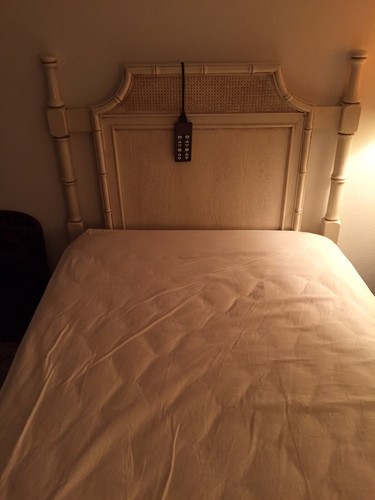 craftmatic adjustable bed twin size, good condition, electric with remote