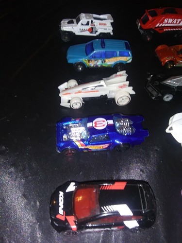 Vintage Lot Of Mixed 1/64 Hot Wheels Matchbox And. Other die cast cars