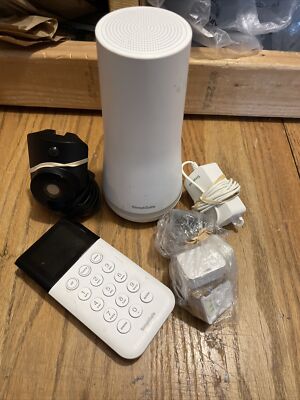 SimpliSafe 7 Piece DIY Home Security Kit Alexa and Google Compatible With Camera