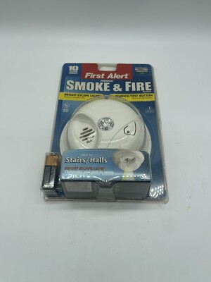 First Alert Hardwired Smoke Alarm with Battery Backup - White (9120B)