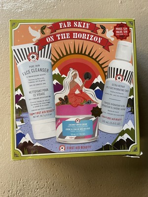 First Aid Beauty On the Horizon Gift Set