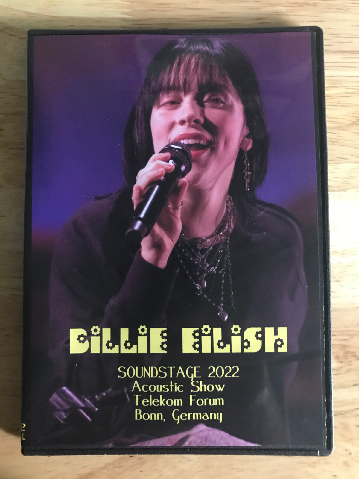 Billie Eilish - Soundstage Live 2022 DVD Acoustic Show Billie Eilish - Soundstage Live 2022 DVD Acoustic Show
