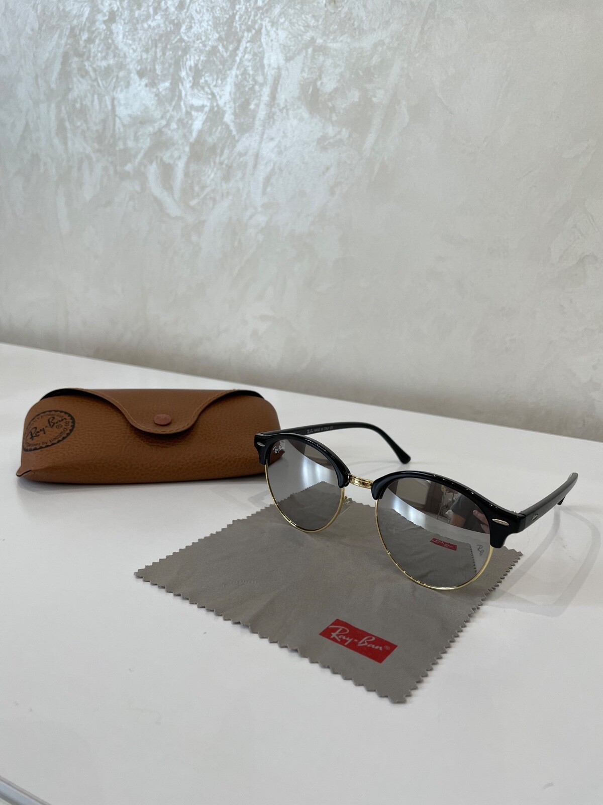 Ray-Ban サングラス CLUBROUND CLASSIC NEW CLUBMASTER Sunglasses in Black On Gold and Green