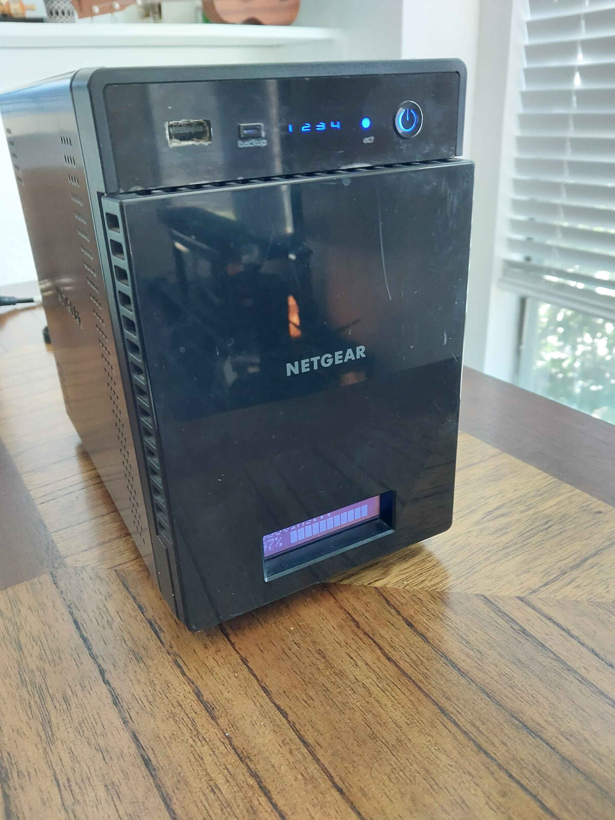 【新品】NETGEAR Ready 4Bay-NAS RN104 netgear_readynas_rn10400_1.png