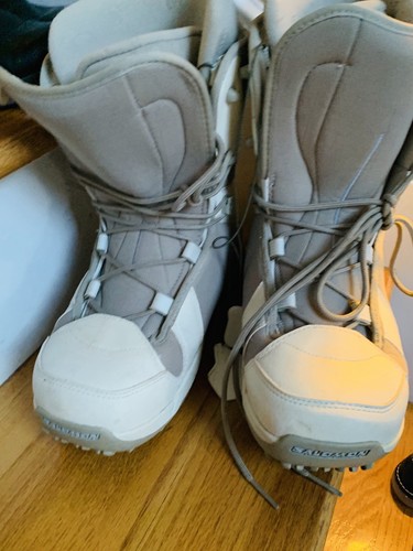 Salomon Snowboarding Boots Linea  Size 9M/41  White Excellent Condition New 129