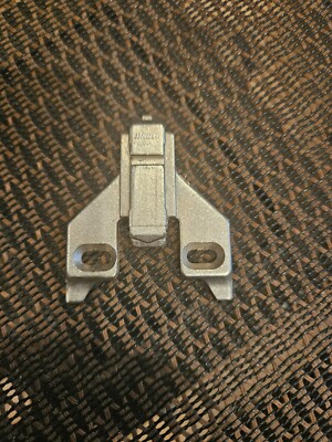 BLUM CLIP 0mm. MOUNTING PLATE, 175L660-01B.22, for 3/4'' overlay 175L660-01.22