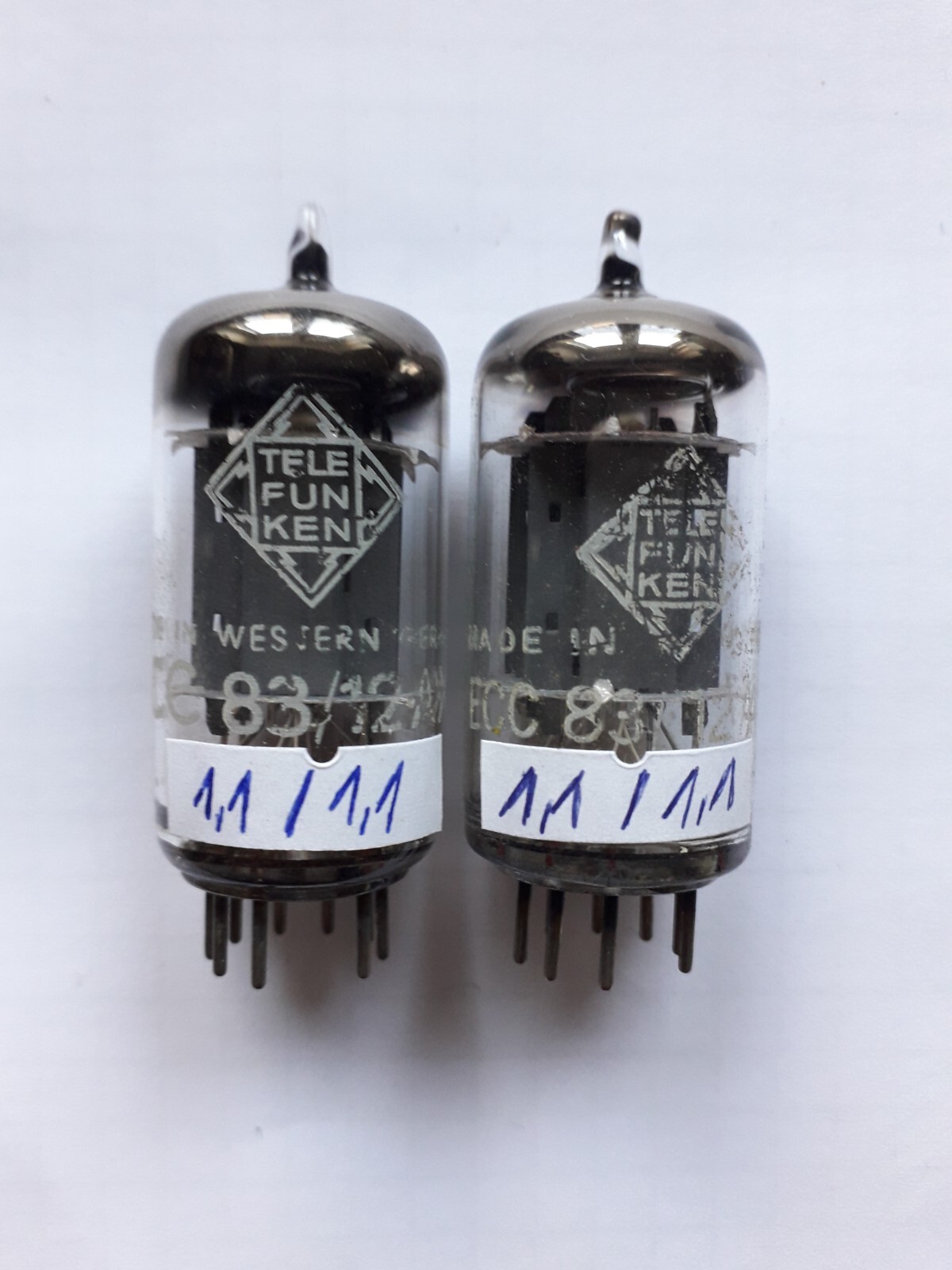 希少 Telefunken ECC83 スムースプレート ダイヤ 同一3本セット 希少 Telefunken ECC83 スムースプレート ダイヤ 同一3本セット