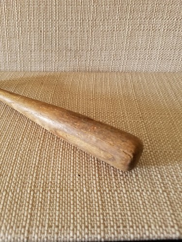 VINTAGE FAT BARREL WOOD MINATURE BASEBALL BAT  7 3/4