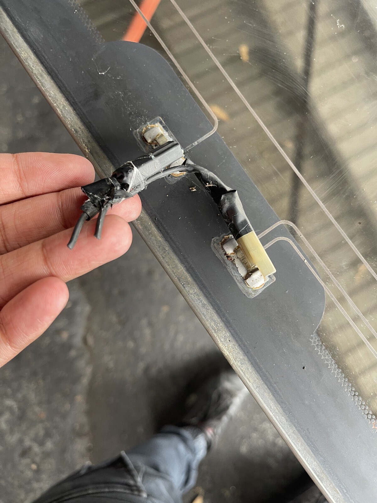 199 TOYOTA HIACE KZH 100 SUPERCUSTOM PASSENGER SIDE BODY GLASS - thumbnail 4