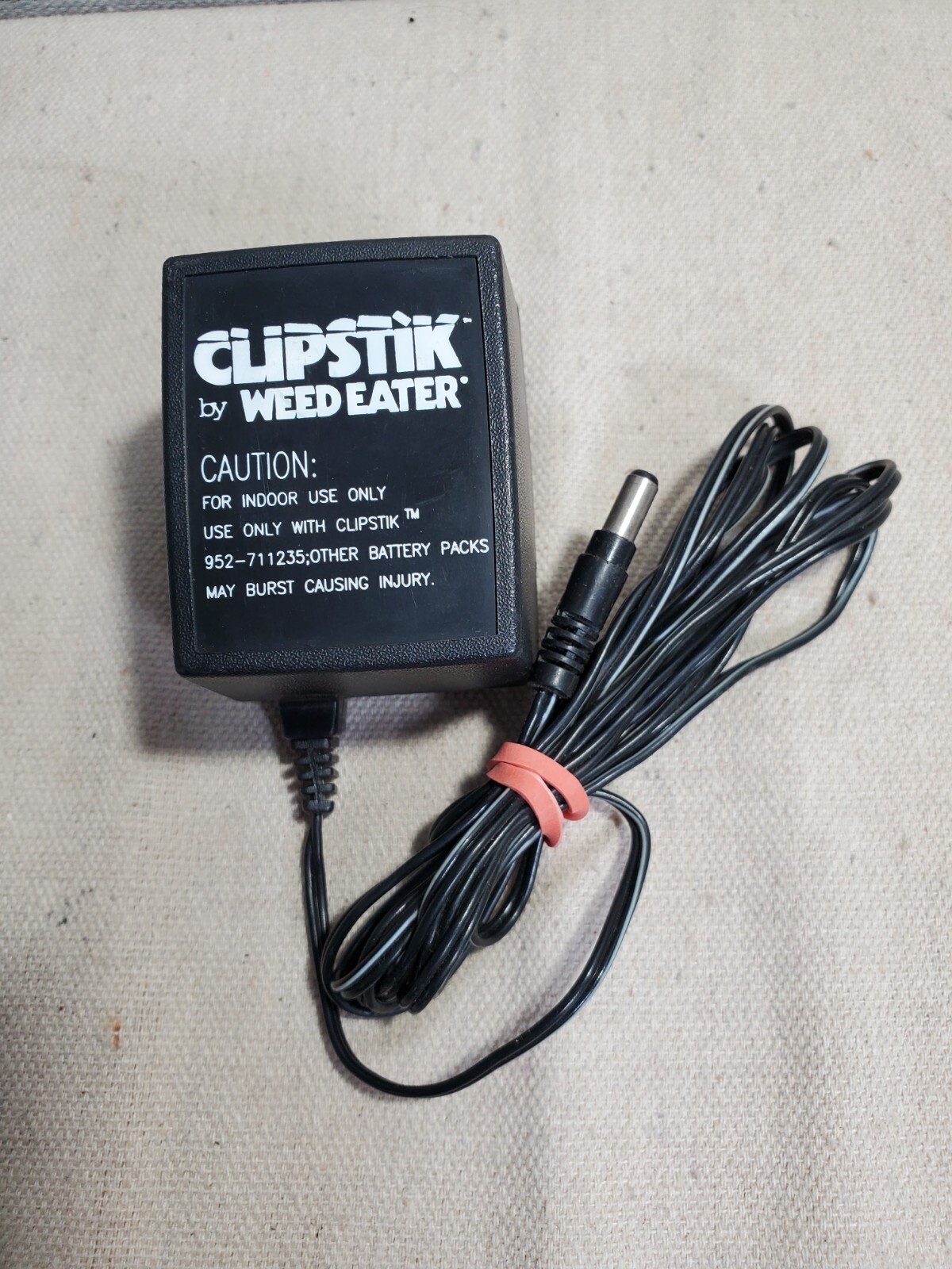 Trimmer Charger Adaptor 530400440 ( For 952711235 Packs)