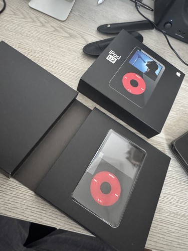 NEW Apple iPod Video Classic 5th Gen U2 Special Edition 30GB