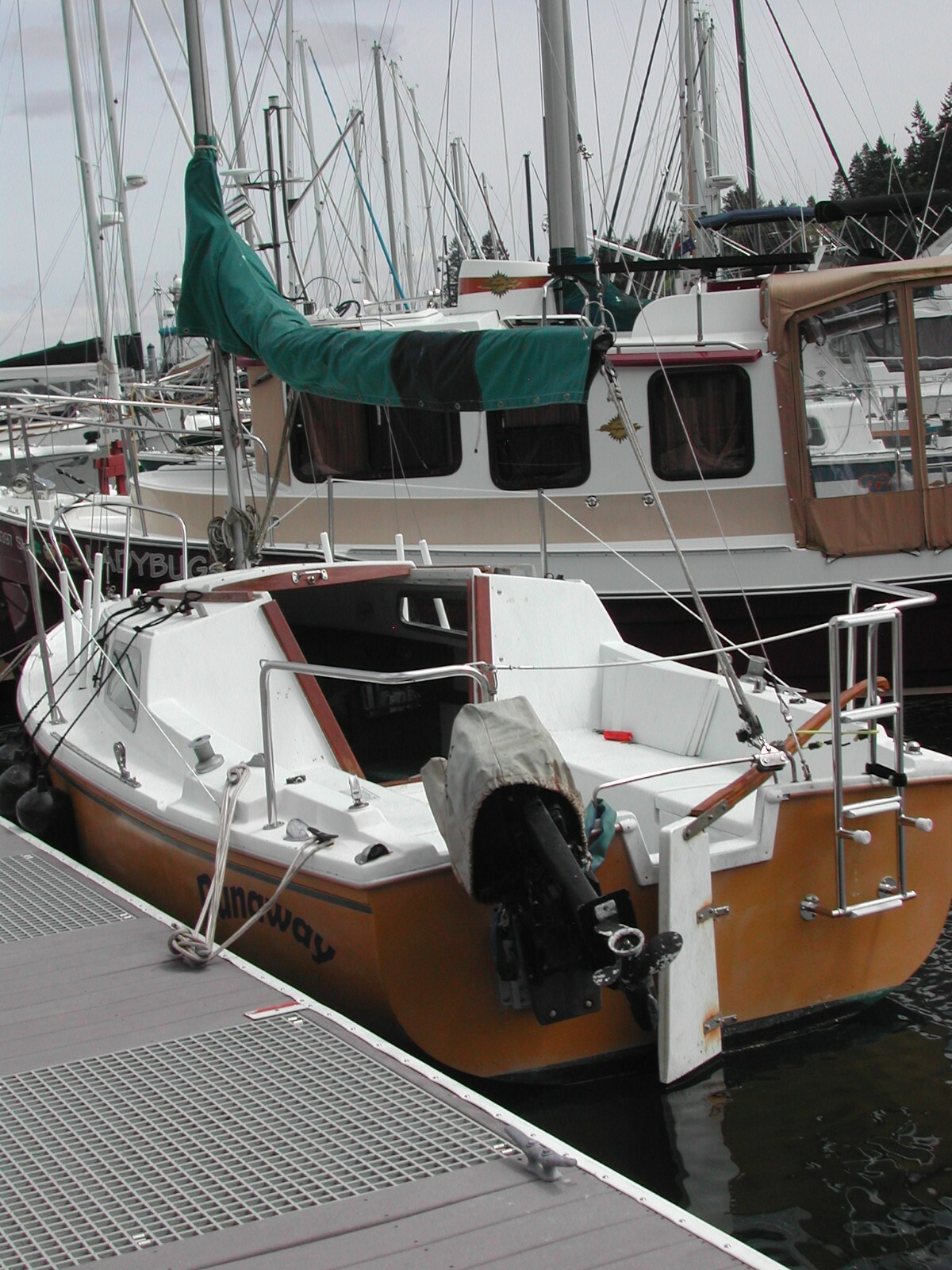 1974 SUPER CLEAN 22ft Catalina Sailboat w 9.9 outboard Vashon,WA NEW SAIL + MORE