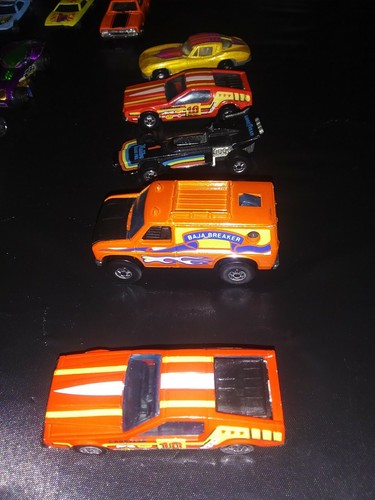 Vintage Lot Of Mixed 1/64 Hot Wheels Matchbox And. Other die cast cars