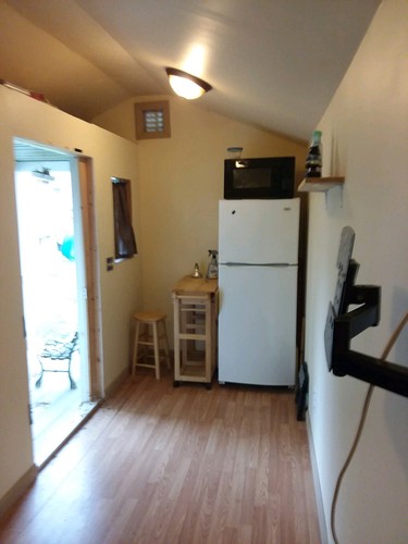 Tiny Little house 10 X 16 / She Shed