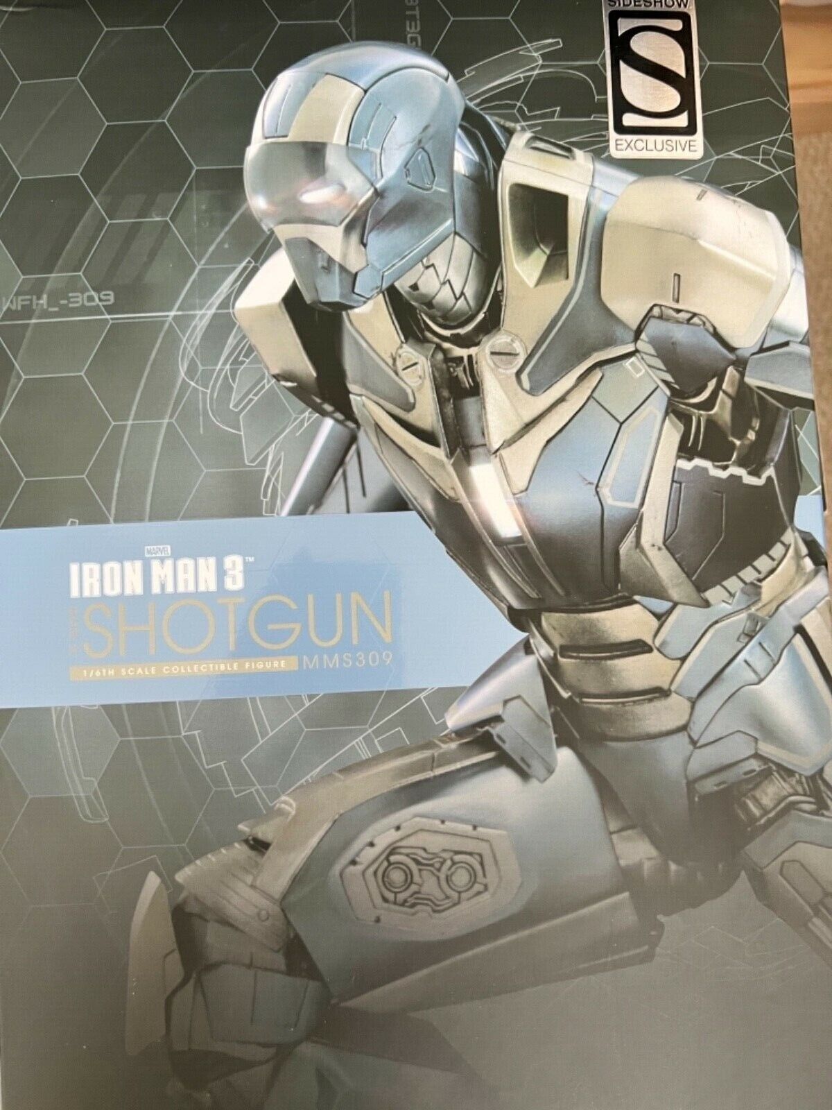 Hot Toys MMS309 Iron Man 3 Tony Stark Shotgun Mark 40 1/6 Hot Toys MMS309 Iron Man 3 Tony Stark Shotgun Mark 40 1/6