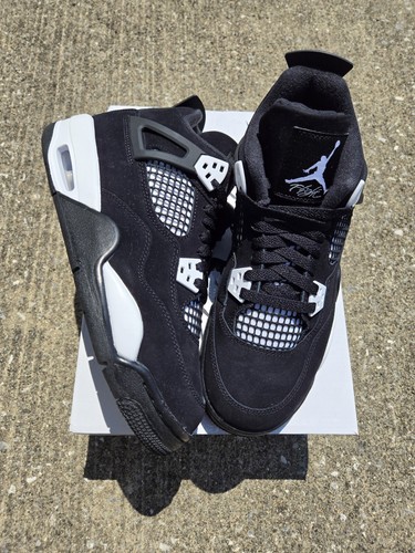 JORDAN AIR JORDAN 4 RETRO WHITE THUNDER (SIZE 4) READY TO SHIP