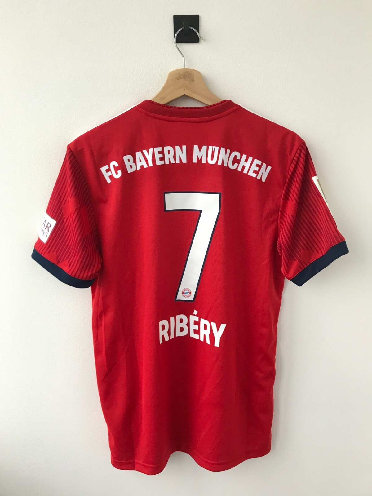 BAYERN MUNICH 2018/2019 HOME FOOTBALL SOCCER SHIRT JERSEY