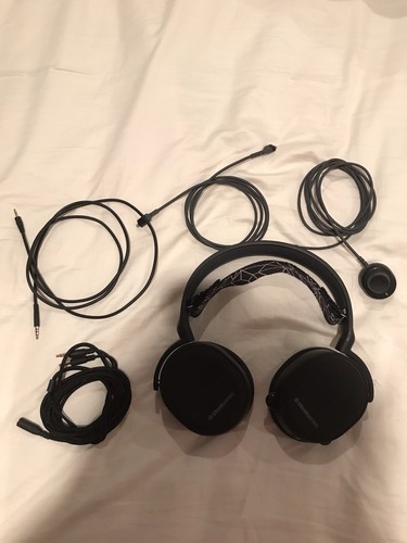 SteelSeries Arctis 5 Gaming Headset w RGB Illumination and DTS Headphones