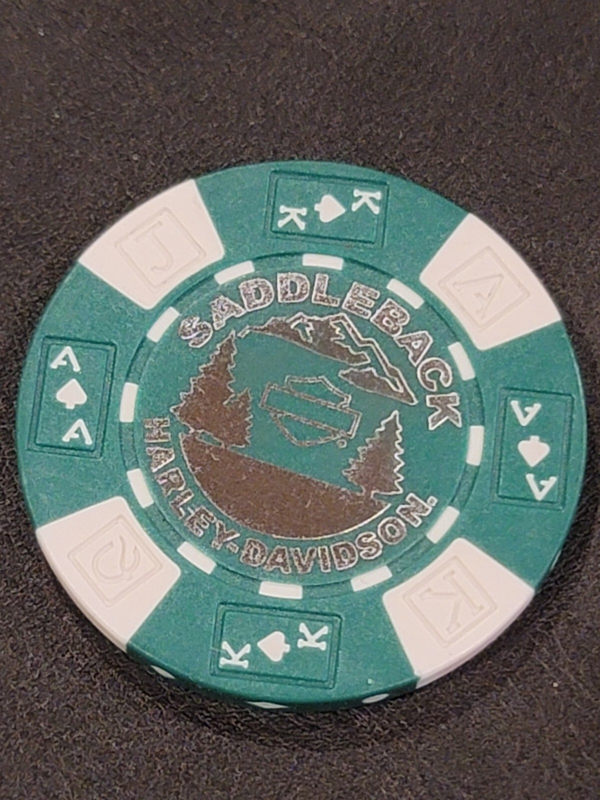 SADDLEBACK HD - UTAH (Green AKQJ) Harley Davidson Poker Chip