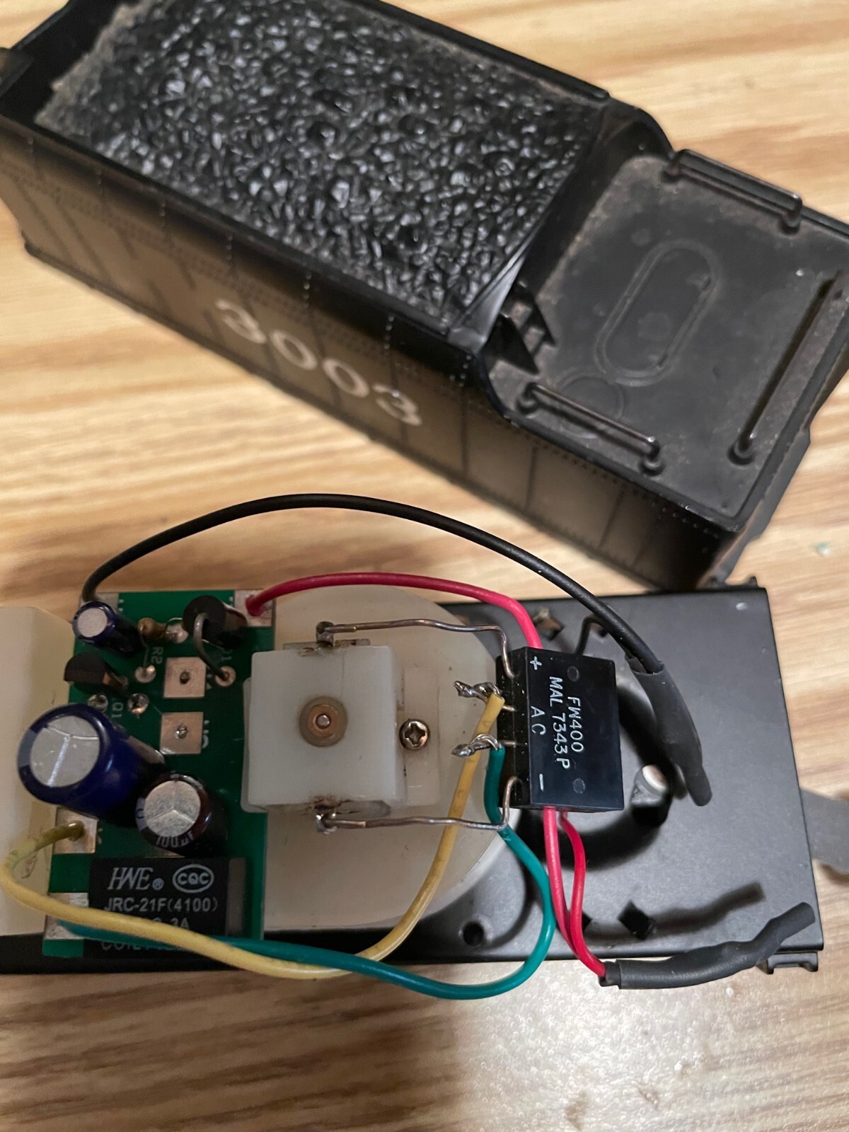 Universal whistle control board for Lionel & K-line tenders. AC or DC whistles.