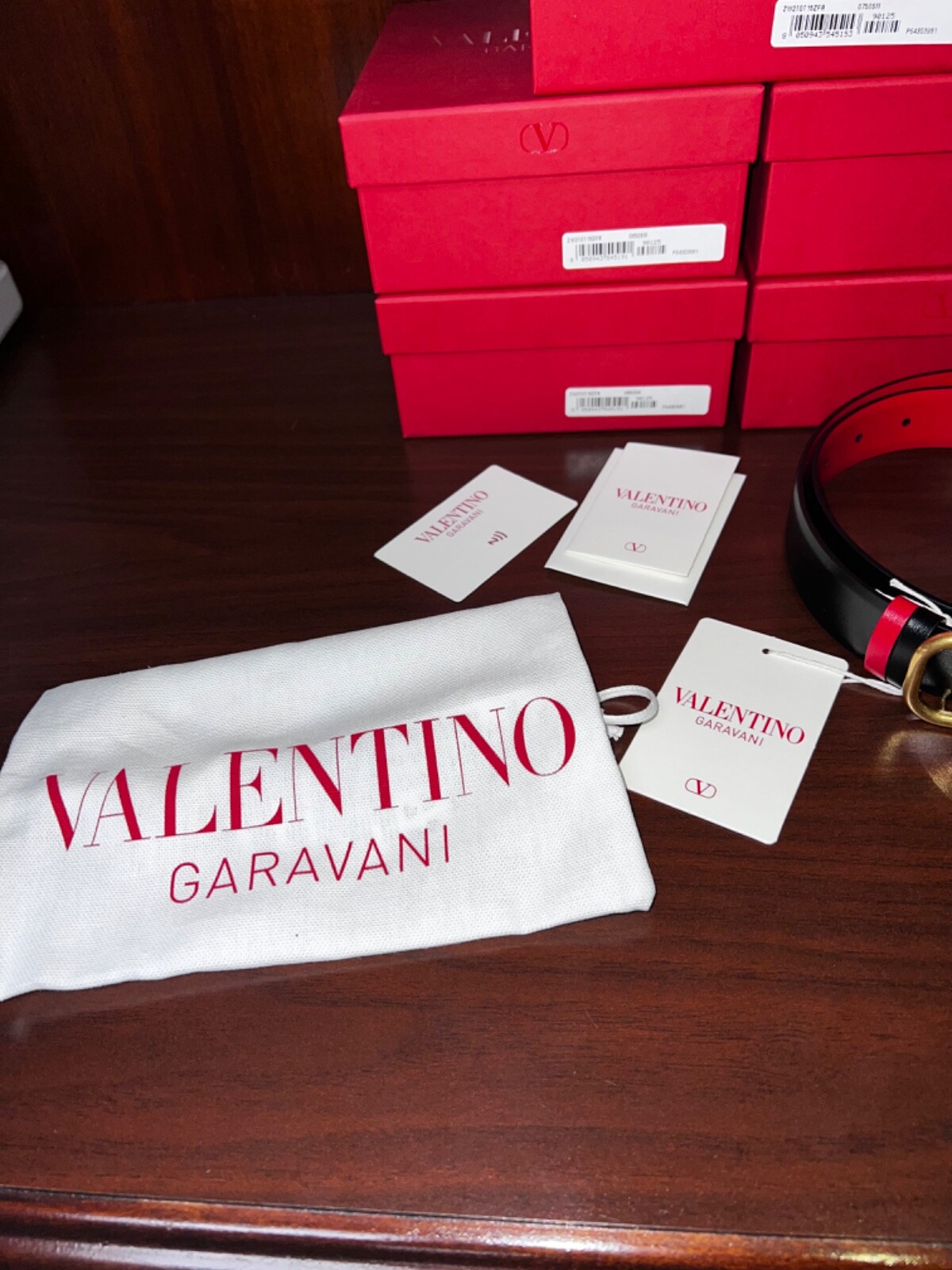 Pre-owned Valentino Garavani Valentino V Logo Signature Belt In Glossy Calfskin 30mm In Black