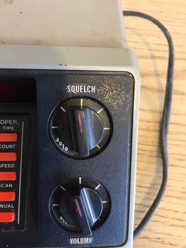 Bearcat BC-250 Scanner by Electra Company powers on