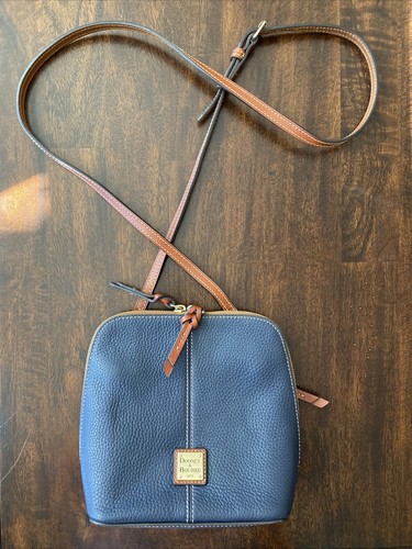 Dooney and bourke large trixie crossbody hotsell
