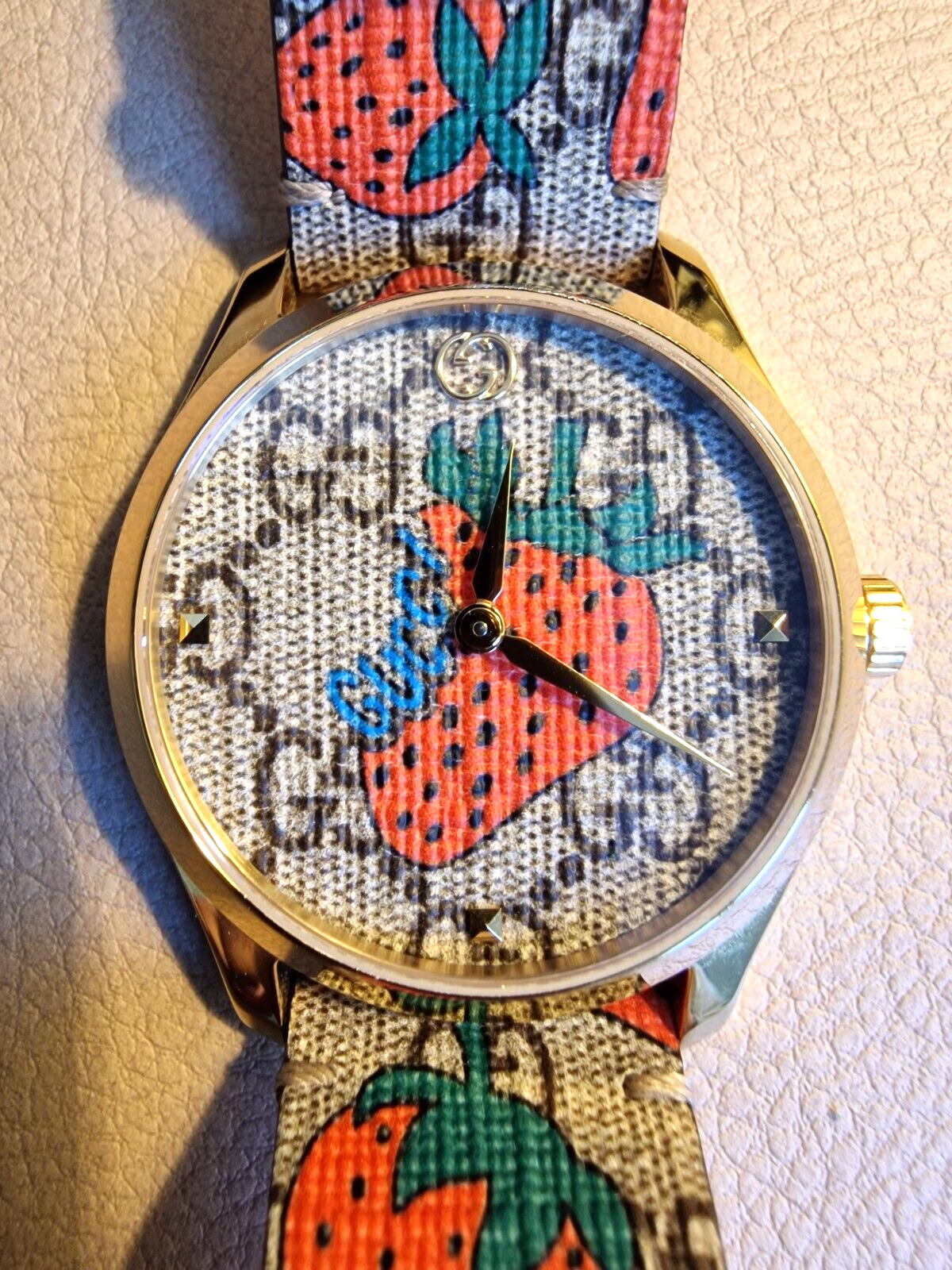 gucci strawberry watch