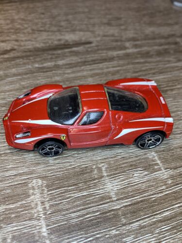 hot wheels 1:18 scale hot wheels enzo ferrari - red