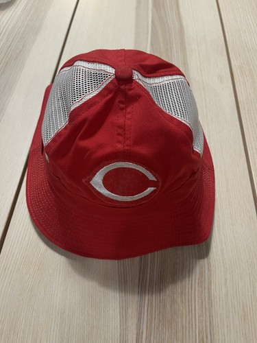 Vintage MLB Cincinnati Reds Logo Baseball Bucket Hat
