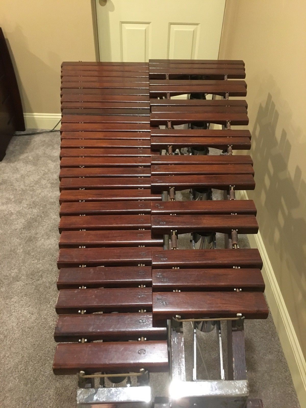 Marimba 3.5 octave Leedy and stand, BEAUTIFUL!