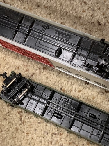 Tyco Mantua Cox Bachmann Trains box Cars lot