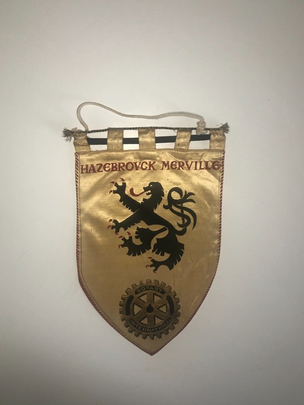 Ancien Fanion Du Rotary Club De Hazebrouck Merville