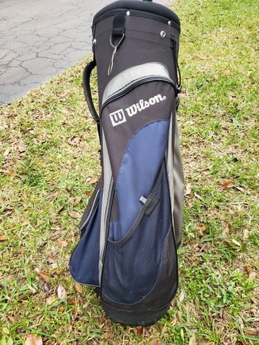Wilson golf bag , all zippers work,comes with club cover