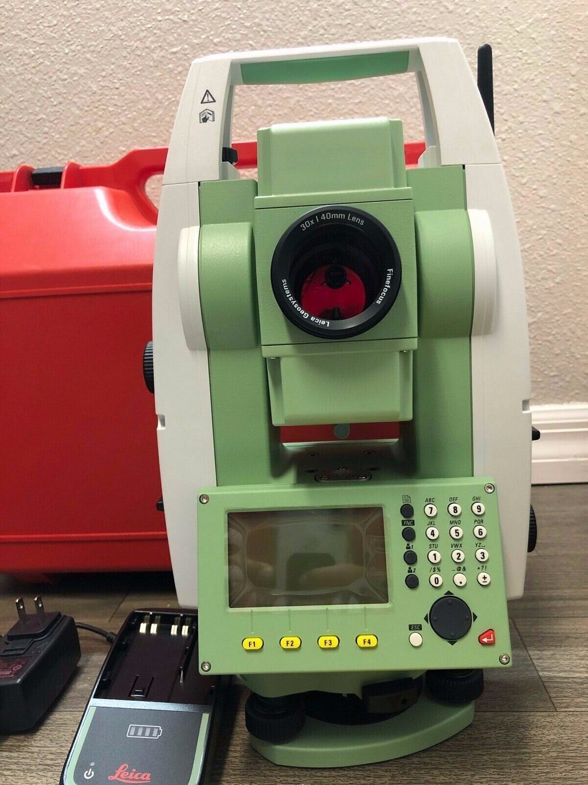 Leica TS06 Plus 3'' R500 Reflector-less Total Station, For Surveying