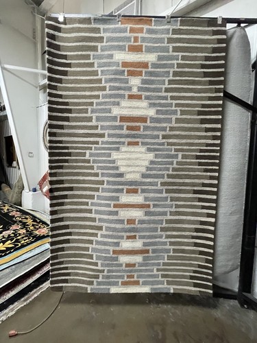 Lewis Manor Rug 5' x 8'